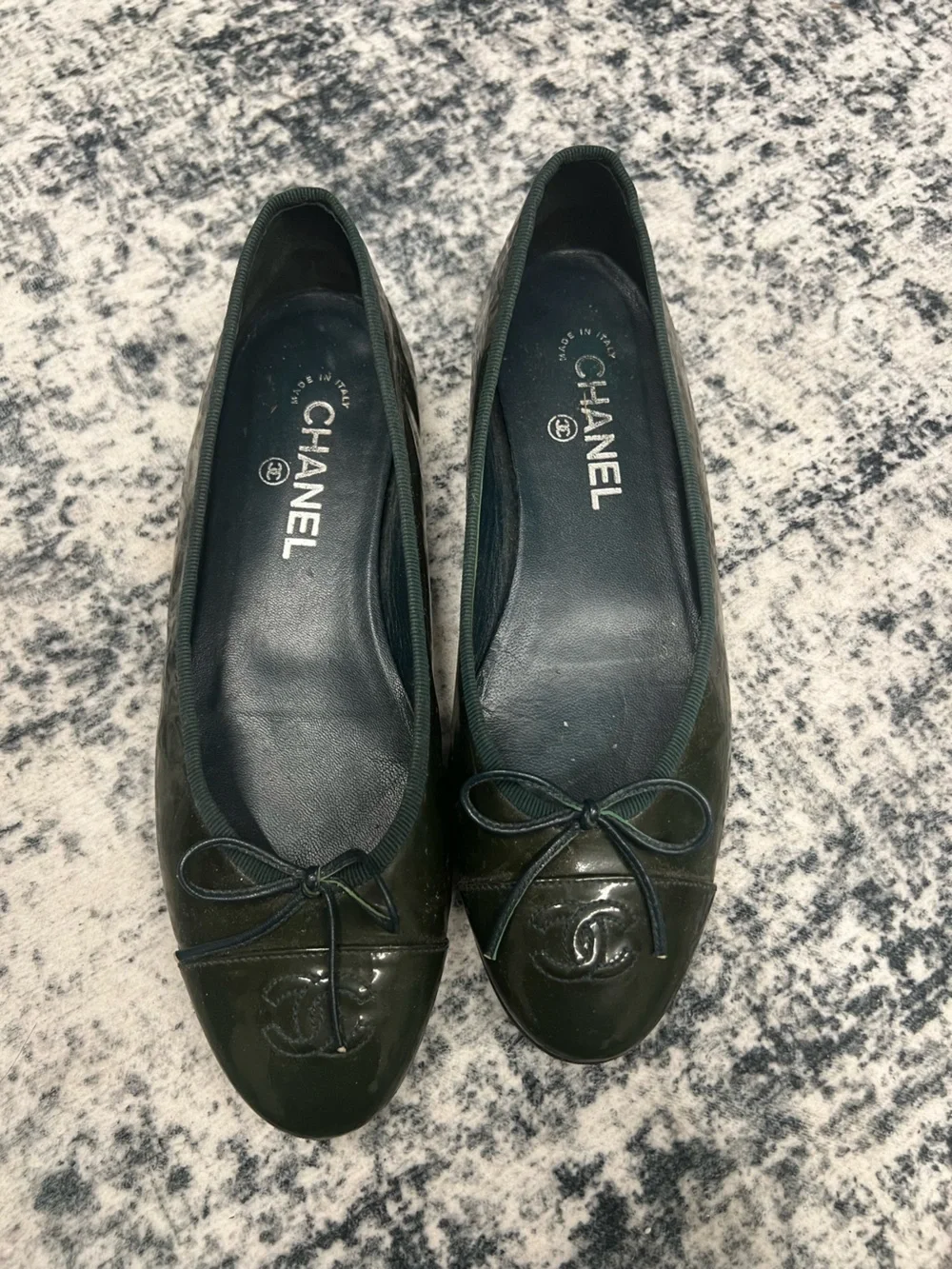 CHANEL Dark Green Patent Leather Ballet Flats with CC Toe